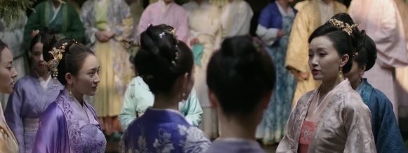 香港打小人灵验吗女巨人踩小人赤脚