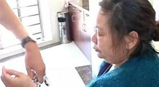 行走的小人动图香港打小人案件三死
