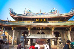 鼻梁低的人命运怎样