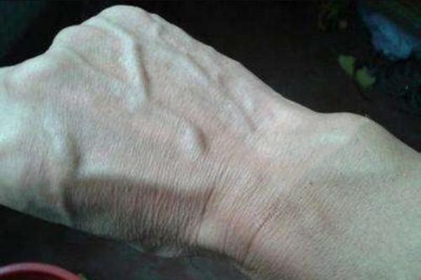 求学业床位的最佳摆放身分(家居风水结构风水大忌)